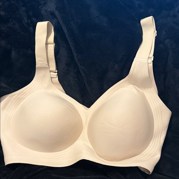 Elegant Beige Seamless Bra - Picture 9 of 10